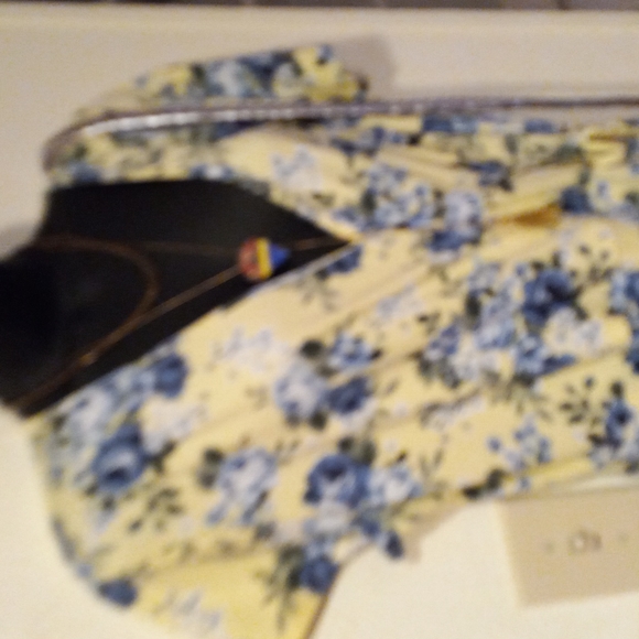 Yellow floral surplice dress - Picture 5 of 7